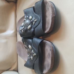 COPY - NaturalSoul by Naturalizers, Beaded Black Sandals, Size 8